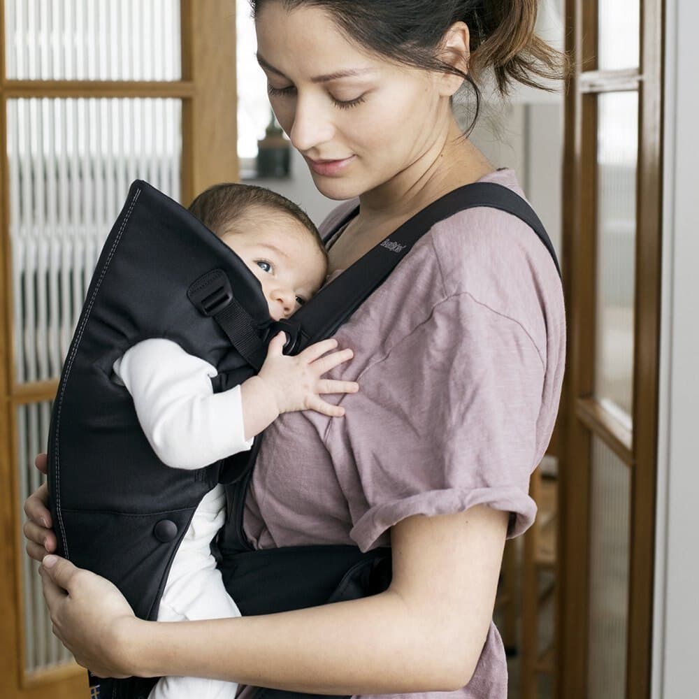 Marsupiu anatomic BabyBjorn Mini, Bumbac, Negru — imaginea 3