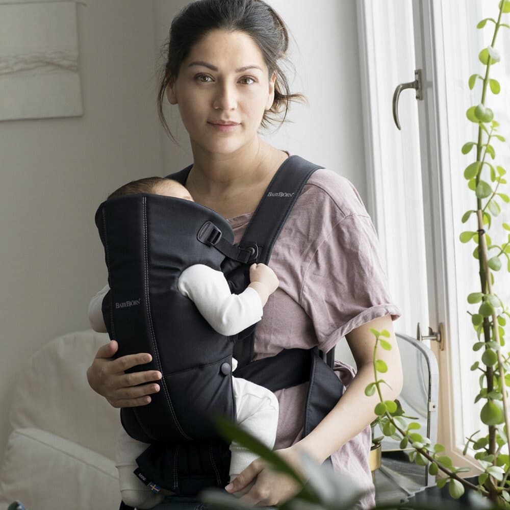 Marsupiu anatomic BabyBjorn Mini, Bumbac, Negru — imaginea 4