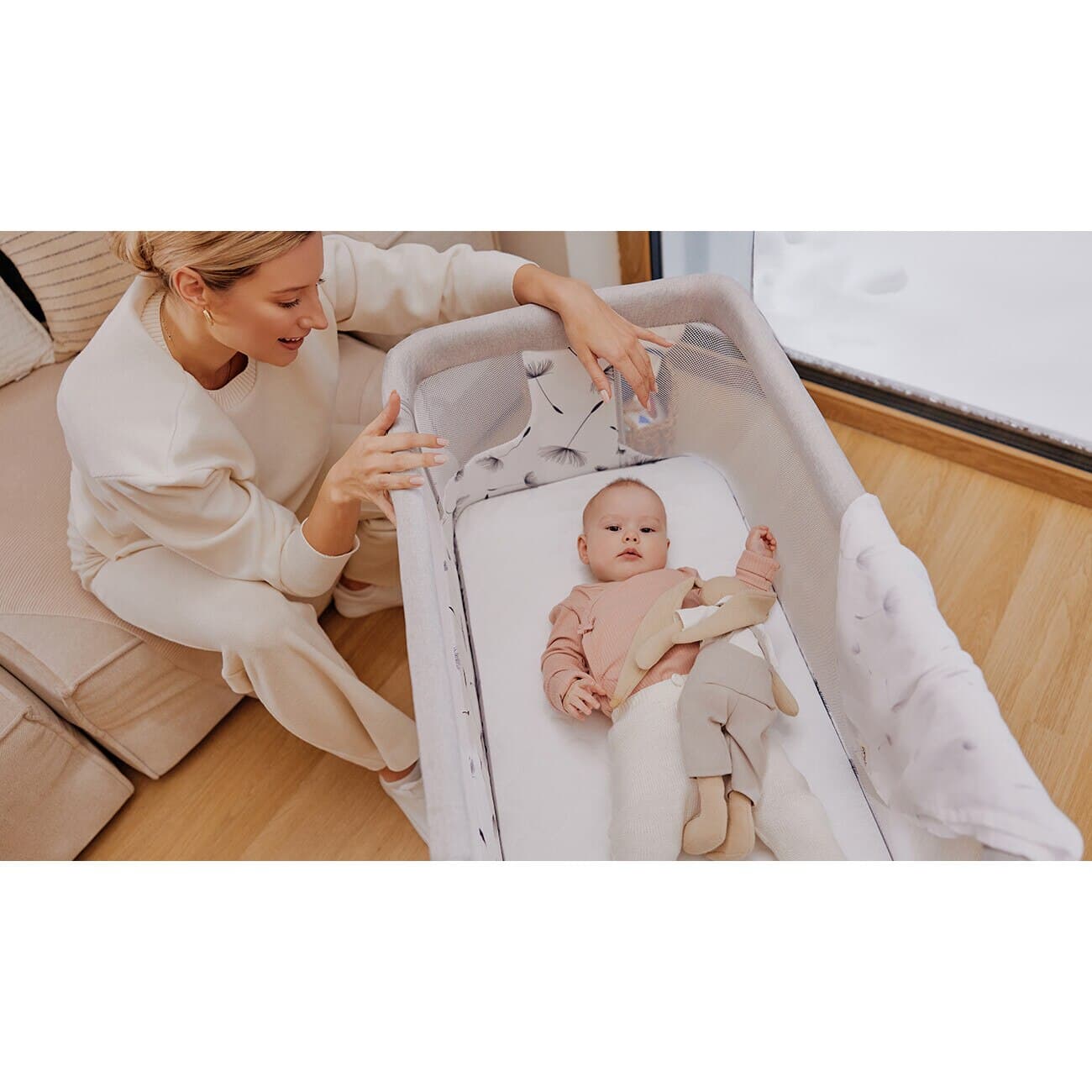 Patut co-sleeper, Lionelo, Aurora, 3 in 1, Cu leganare si setare unghiulara, Include saltea cu densitate T25 si geanta transport, Reglabil in 5 pozitii, Pana la 9 kg, 0 luni+, 85x60x66 cm, Certificari EN 1130:2019+AC:2020, EN 16890:2, Bej — imaginea 3